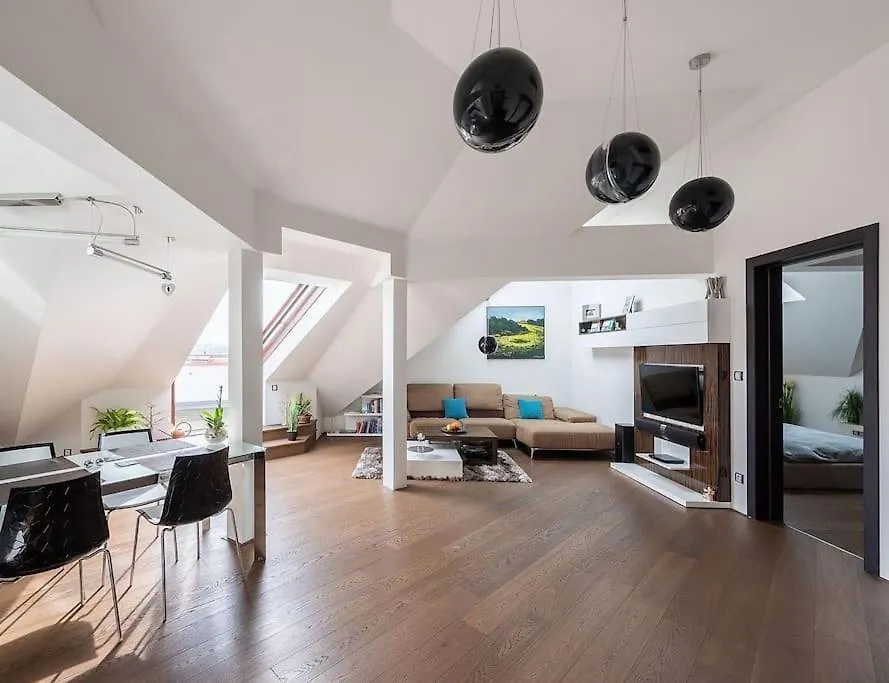 פראג Luxusni Apartman S Terasou A Garazi דירה