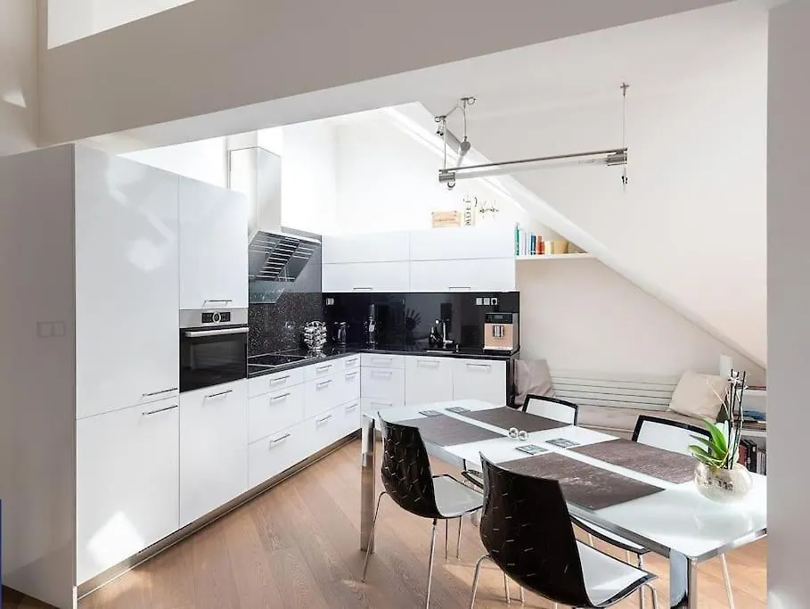 פראג Luxusni Apartman S Terasou A Garazi צ'כיה