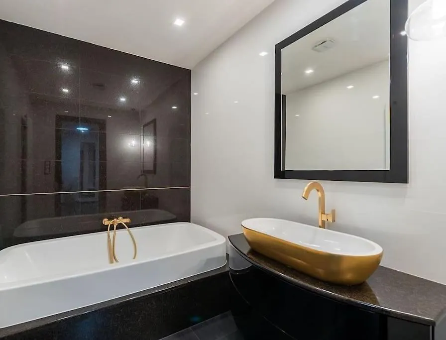 פראג Luxusni Apartman S Terasou A Garazi
